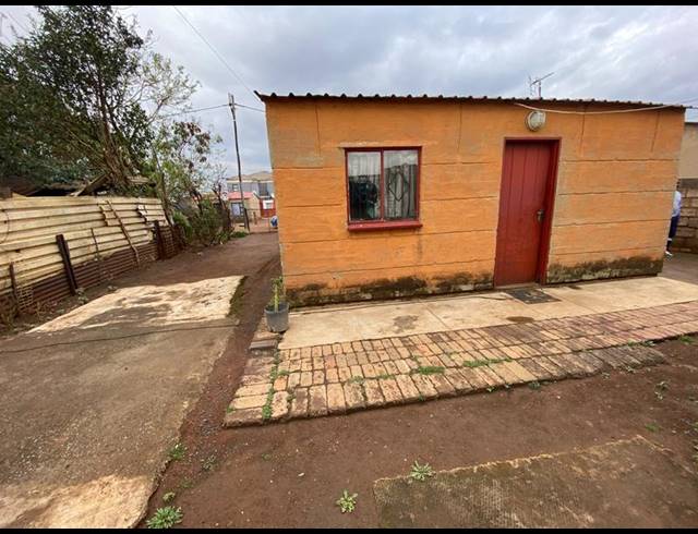 2 BEDROOM HOUSE FOR SALE IN PALM RIDGE EXT 2